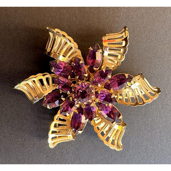 Vintage Kramer of NY Filigree Bow w/ Purple Rhinestones Brooch Gold Tone 2" - Picture 5 of 9